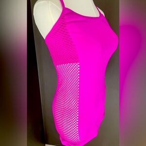 Women’s Fuchsia Stretch Tank – Size Small- with cut outs